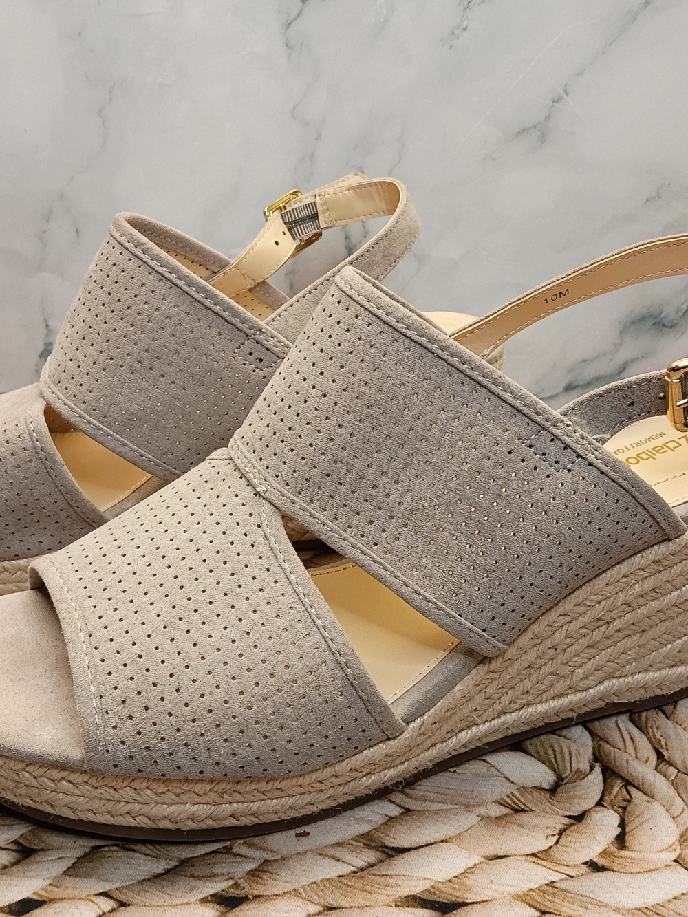 Liz Claiborne Women’s Wedge Espadrille Sandals – Size 10, beige/gray Fall shoes